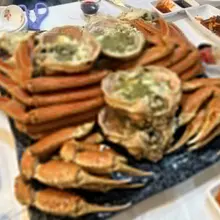 ”대게🦀 먹으러 가자“ 란 제안에 급 속초 부커여행🚙 멋진 21층 베란다 뷰 대게는 살이 꽉찬게 아쥬 실했지🥹 오빠가 불로소득으로 사준 귀한…