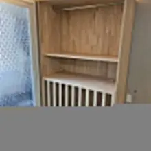 케이지 겸 옷장 위아래로 열리는 미닫이로 공간활용에 아주 좋습니다 이거어서 구매하러 가야겠는걸~~??