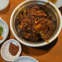 점심은 소갈비찜. 동인동 보다 덜 자극적이고 맛있네.