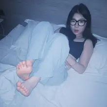 投稿 可愛眼鏡女孩 身高155/ 腳碼36