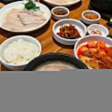 오늘도 맛집소개는 계속~~ 미슐랭 3년연속 선정된 안목 성수점^^ 두시간 웨이팅끝에 식당입성 🤑 국밥 러버분들 꼭 들러보세요^^ #사라하우스근…
