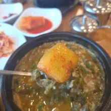 오늘의 사라하우스 근처 소개 맛집 원조 남원추어탕~~들깨 부추무침 청양고추를 추가해서먹으면 꿀조합완성♡♡ 기력회복을위해 든든한 한끼 어떠세요!…