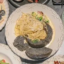 사라하우스 근처맛집 소개편~~ 오늘은 고기를 썰어볼까나 해서 간곳 성수 마야^^독특한 인테리어와 둘이서 데이트하기 좋은 분위기로.음식평점은 테…