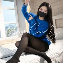 你是说，拿着这个拍？
