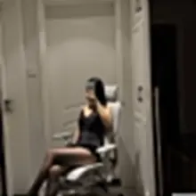 爬过来，让妈妈踩死你～