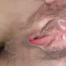 晚上逼痒的睡不着，用手一拍，拍死了一只蚊子，绝对不是因为排卵期发情想做爱了……