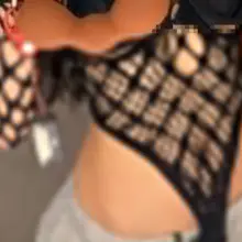 这件衣服好看吗？就是上厕所不太方便😇