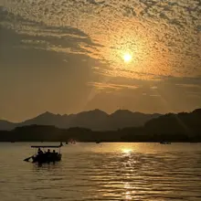 今天的西湖很美