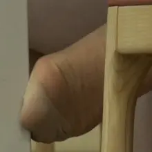 餐厅OL 脱鞋晾脚
