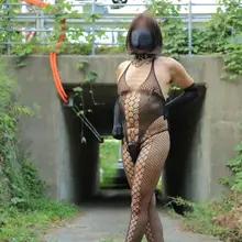 嘘でしょ！空飛ぶクルマ😱キャリヤカーを高速道路ガードしたで撮るとこうなります😅