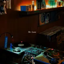 불토, 후배 동생과 저녁 먹고 가볍게 한잔🍺 올라오는 흥은 적당히 눌러두고 막곡 하나 듣고 이른 귀가합니다 🙌🏻 #초대남 #서울 #경기 #10…
