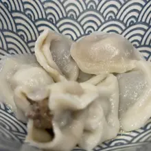 阿德中餐太垃圾。 不如在家煮 好吃还是不过饺子！