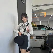 IG:hymmm7 真的好可愛，可愛又穿絲襪。她沒有po太多絲襪照，我承認我是被她的漂亮所吸引…