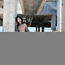 建筑工地里面露出一下，没有施工的工人，只有看门的一个大爷，悄悄溜进来，感觉这里超级适合露出