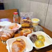 坏人是接不住真诚的 朋友也好恋人也好 当你对一个人产生好感 你就只管去对对方好就好了 你的付出值不值得就交给时间 对方可以一时装作对你好 但藏在长久相处里的的…
