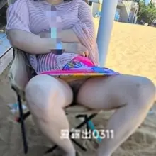 海边真空玩会水