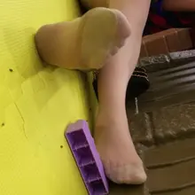 亲子乐园少妇的丝袜脚