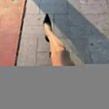 也是靠身体赚上钱了（）
