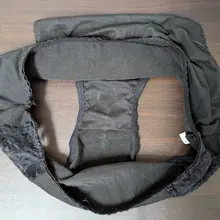 昨天跟今天都去月姐姐家幫忙 月姐姐從昨天下物出去玩到今天下午才回來 我剛好在她家 她一進門就叫我幫她脫襪子跟換內褲 她就拉起連衣裙露出這件內褲 我馬上衝去拿一…