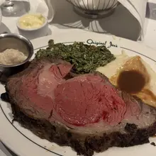 ok this is why I always gain weight in the states their portion is enormous 😳