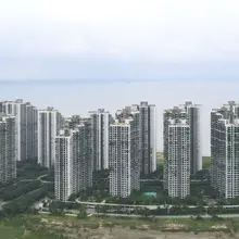 A futuristic city built for 700,000 people in Malaysia is now home to less than…