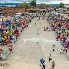 804 people dressed as dinosaurs gathered in a Utah town to break a world record…