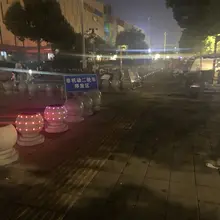 这b班！狗都 上！狗不上我上！我就爱上班🥹🥹 一个月工资不够我买瓶香水🥹🥹🥹