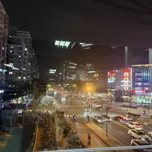 又进城了