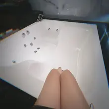 這種下雨的天氣 …. 最適合開個房間自己泡澡吧🥲 心疼自己泡 嗚嗚嗚