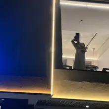 营造出一种偷拍的感觉