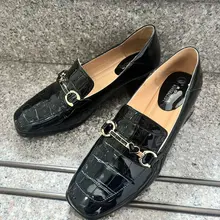 鞋子一般，但还在鞋主人不错，颜值过得去