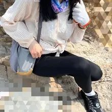 徒步搭子认识的小美女朋友（害羞不太爱上镜），家门口的鞋架还真是诱惑而且有货啊！