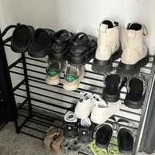 徒步搭子认识的小美女朋友（害羞不太爱上镜），家门口的鞋架还真是诱惑而且有货啊！