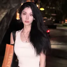 之前的嘴感觉有一斤玻尿酸