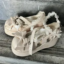 挺可爱的、但是袜子也很重口（袜子酸味好重啊，像是冒着雨跑回来，然后扔在lo鞋里面的）这种重口味lo鞋、lo袜还会有同好喜欢嘛～