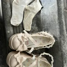 挺可爱的、但是袜子也很重口（袜子酸味好重啊，像是冒着雨跑回来，然后扔在lo鞋里面的）这种重口味lo鞋、lo袜还会有同好喜欢嘛～
