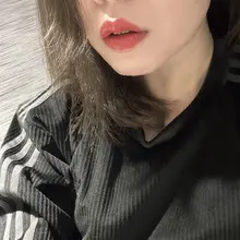 有推薦的口紅色號嗎 家長日 不小心擦了一個太紅 是不是看起來很難相處😮‍💨 大家比較喜歡看咖啡還是我的嘴巴