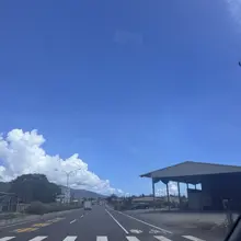 此時此刻要去墾丁的路上，帶小孩玩沙～ 有誰也要一起來玩嗎？🤭🤭 我們要當天來回～熱血一下✨ #墾丁 #夫妻聯誼