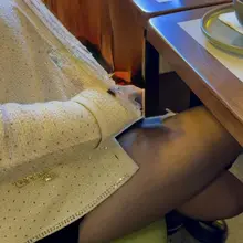 跟單男哥哥約會 穿上性感黑絲 看得小哥哥很興奮 #黑絲 #人妻 #ntr游戏