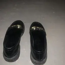#射鞋 #玩鞋 #扫楼 #打胶 少妇姐姐前脚刚进门，后脚我就插进了姐姐的鞋里。听着姐姐在屋内说笑的声音，感受着姐姐在我胯下的温度以及那种扑面而来的淡淡幽香真的…