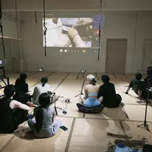 『獅子縄流・緊縛術』第一期オンラインコースでは、獅子若先生と受講生の間のコミュニケーション方法を最適化し、オンラインコースをできるだけ対面授業に近い感覚にする…