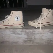 #射鞋 #玩鞋 #扫楼 #打胶 同样是幼师妹子的converse~前一天玩完后妹子就穿了出去，看着射的满满当当的鞋垫，想着妹妹穿在脚上的样子~心里真是不知道有…