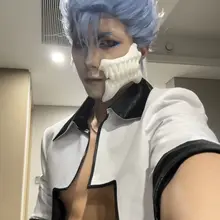 试了一下妆，下周要第一次出cos去展子了，老年人勇闯二次元🥲