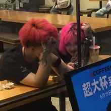 曾經有一段朋友之上 戀人未滿 這是朋友偷拍的 可惜我們好像回不到過去了 沒想到你之後經歷了這麼多痛苦