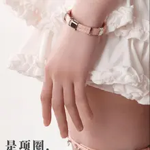 新品—双生·项圈手环 ⭐一个项圈，可拆卸成大小两个尺寸的手环，更适合日常佩戴。 ⭐分开的时候变成手环戴在两个人的手上，见面的时候合成项圈戴在脖子上～想想就不错…