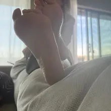 Brb cursing the sun god for all this back-light. Dope feet tho huh *Quick repos…