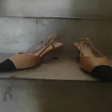 #扫楼 #打胶 #射鞋 #高跟 #凉拖 #少妇 #反差人妻