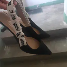 #扫楼 #打胶 #射鞋 #高跟 #凉拖 #少妇 #反差人妻