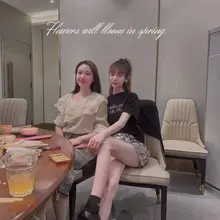 #扫楼 #打胶 #射鞋 #高跟 #凉拖 #少妇 #反差人妻 踩着jy拍照很高兴哦