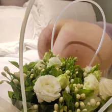 来实践的小姐姐送了一束茉莉花给我，瞬间满屋芳香。那我就回赠您一个“屁股开花”吧 Jasmine &amp; Red butt